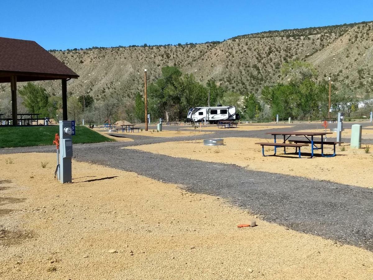 Castle Gate Rv Park Otel Helper Dış mekan fotoğraf