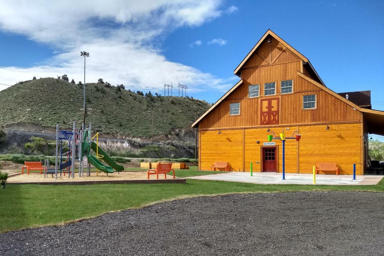 Castle Gate Rv Park Otel Helper Dış mekan fotoğraf